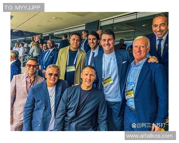 碧眼足球明星的魅力与成就盘点及其在足球界的影响力分析