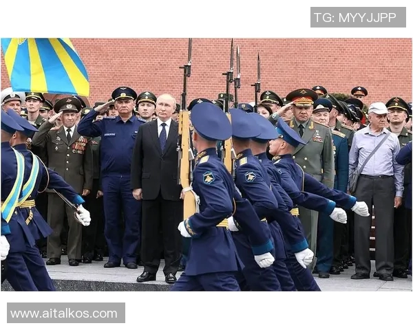 普京亲自为足球明星颁奖展现体育精神与国家荣誉的完美结合